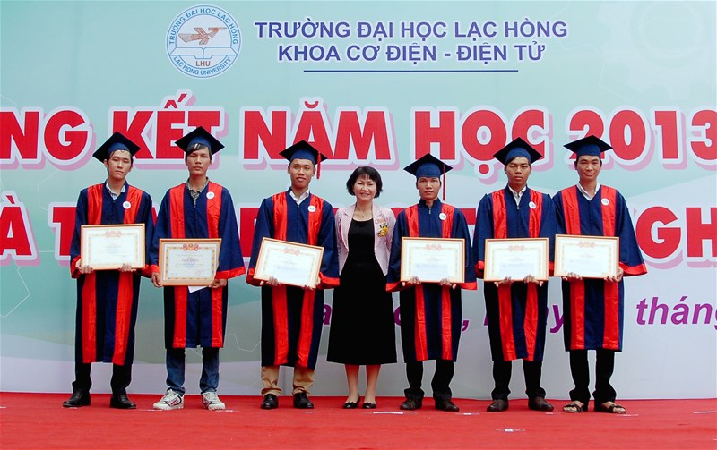 cố vấn hiệu trưởng 