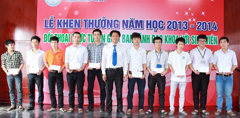 sinh viên vượt khó