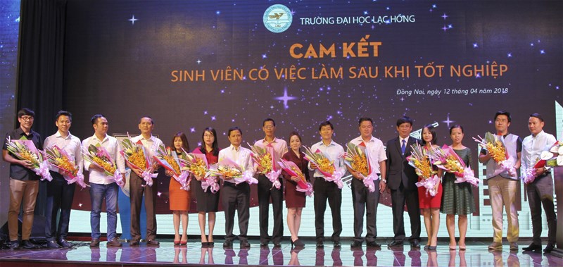 Chọn trường Đại học Lạc Hồng